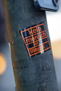 Symbolfoto kein mensch ist illegal