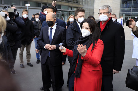 Olaf Scholz beim Besuch vom Vivantes-Klinikum in Berlin
