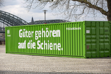 Grüner DB Container in Köln