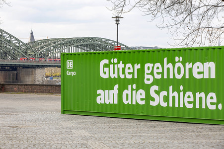 Grüner DB Container in Köln