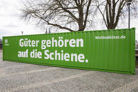 Grüner DB Container in Köln