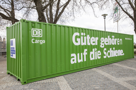 Grüner DB Container in Köln