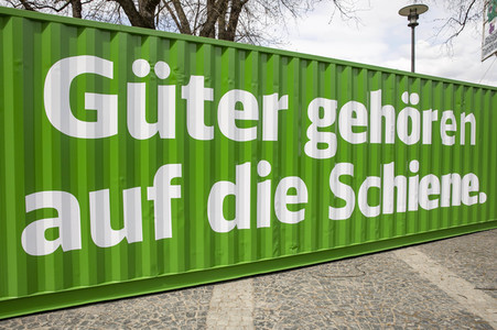 Grüner DB Container in Köln