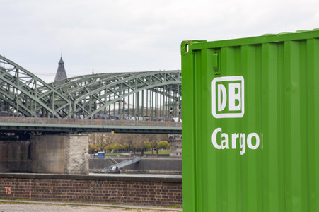 Grüner DB Container in Köln