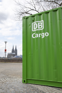 Grüner DB Container in Köln