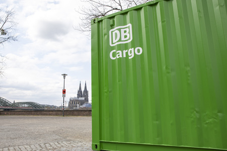 Grüner DB Container in Köln