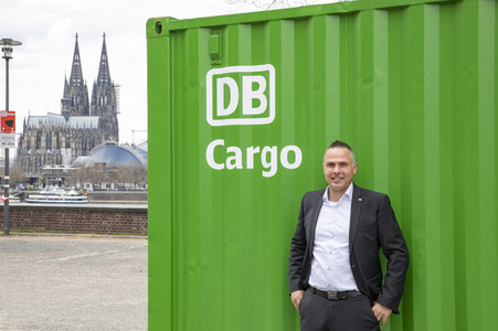 Grüner DB Container in Köln