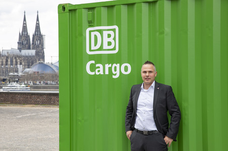 Grüner DB Container in Köln