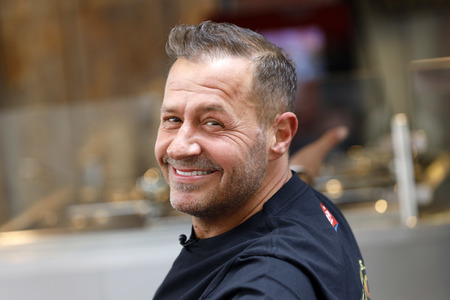 Eröffnung von 'Willi Herren’s Rievkooche Bud' in Köln