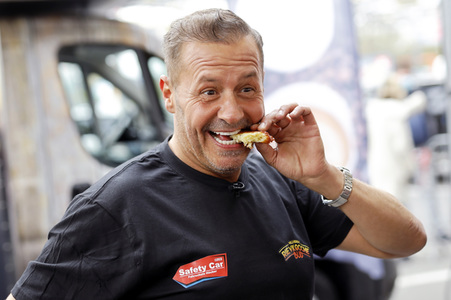 Eröffnung von 'Willi Herren’s Rievkooche Bud' in Köln