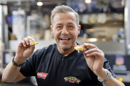 Eröffnung von 'Willi Herren’s Rievkooche Bud' in Köln