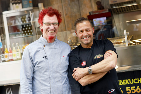 Eröffnung von 'Willi Herren’s Rievkooche Bud' in Köln