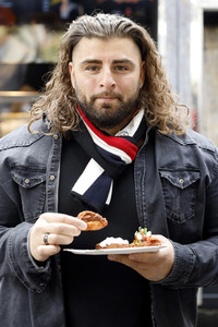 Eröffnung von 'Willi Herren’s Rievkooche Bud' in Köln