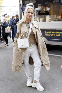 Eröffnung von 'Willi Herren’s Rievkooche Bud' in Köln