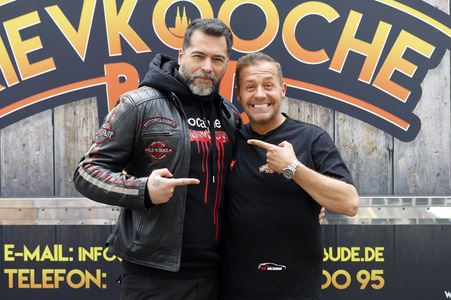 Eröffnung von 'Willi Herren’s Rievkooche Bud' in Köln