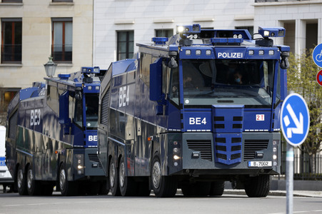 Demonstration gegen die bundesweite Verschärfung des Infektionsschutzgesetzes in Berlin