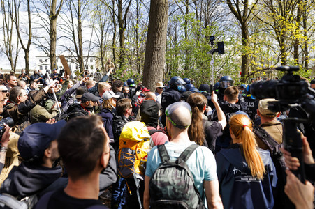 Demonstration gegen die bundesweite Verschärfung des Infektionsschutzgesetzes in Berlin
