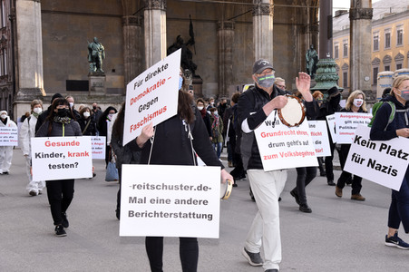 Demonstration gegen die bundesweite Verschärfung des Infektionsschutzgesetzes in München