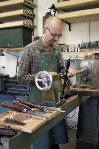 Traditionelle Handwerke - Der Instrumentenbauer