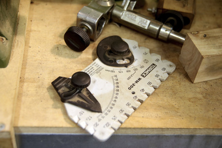 Traditionelle Handwerke - Der Instrumentenbauer