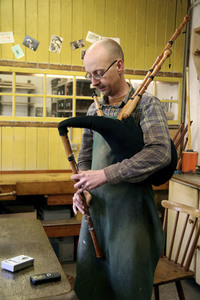 Traditionelle Handwerke - Der Instrumentenbauer