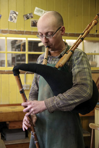 Traditionelle Handwerke - Der Instrumentenbauer