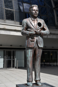 Klaas Heufer-Umlauf Statue in Berlin