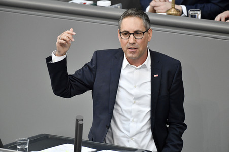 225. Sitzung des Deutschen Bundestages in Berlin