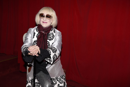 Livesream mit Ulrich Michael Heissig als Irmgard Knef in Haar