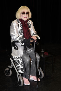 Livesream mit Ulrich Michael Heissig als Irmgard Knef in Haar