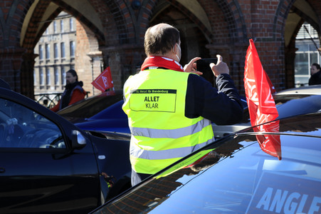 Aktion der IG-Metall 'Gleiche Arbeit - gleicher Lohn' in Berlin