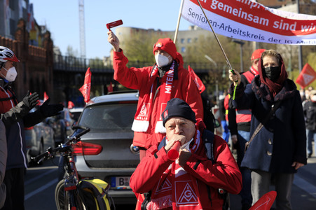 Aktion der IG-Metall 'Gleiche Arbeit - gleicher Lohn' in Berlin