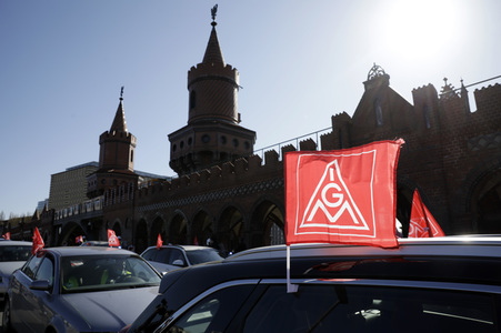 Aktion der IG-Metall 'Gleiche Arbeit - gleicher Lohn' in Berlin