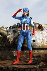 'Tag der Superhelden / National Superhero Day'-Bodypainting