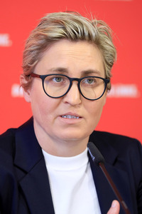 Pressekonferenz mit Susanne Hennig-Wellsow in Berlin