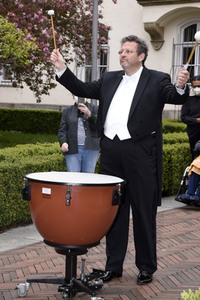 Aktion 'Paukenschlag gegen die Einsamkeit' in München