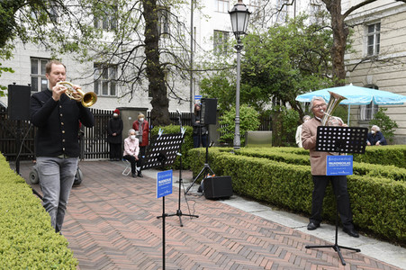 Aktion 'Paukenschlag gegen die Einsamkeit' in München