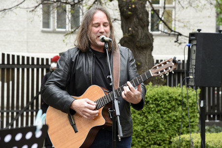 Aktion 'Paukenschlag gegen die Einsamkeit' in München