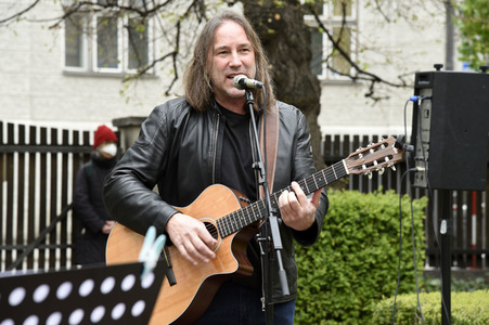 Aktion 'Paukenschlag gegen die Einsamkeit' in München