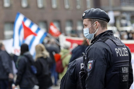 Demo 'Düsseldorf stellt sich quer' in Düsseldorf