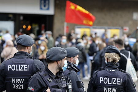 Demo 'Düsseldorf stellt sich quer' in Düsseldorf