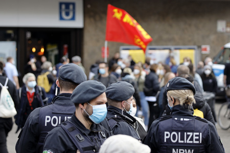 Demo 'Düsseldorf stellt sich quer' in Düsseldorf
