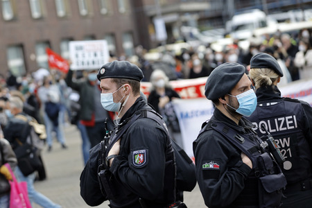 Demo 'Düsseldorf stellt sich quer' in Düsseldorf