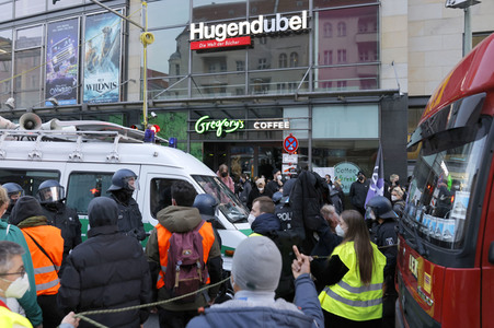 Revolutionäre 1. Mai Demo in Berlin
