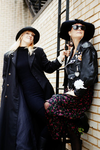 Photoshooting mit Voice of the Beehive in London