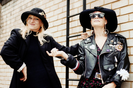 Photoshooting mit Voice of the Beehive in London