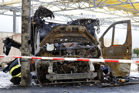 Willi Herrens abgebrannter Foodtruck in Frechen