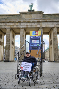 Protestaktion für Barrierefreiheit in Berlin