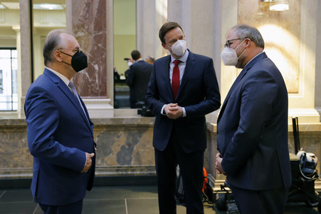 Fototermin mit Ronan Le Gleut im Bundesrat in Berlin