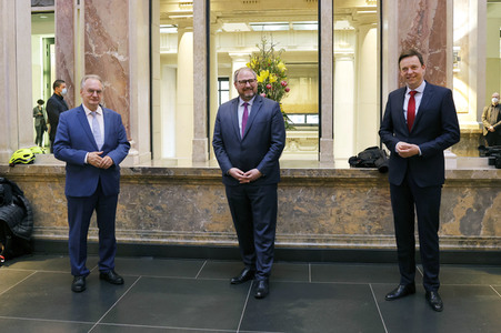 Fototermin mit Ronan Le Gleut im Bundesrat in Berlin